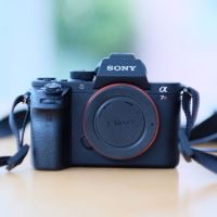 Sony Alpha a7R II 42.4MP Mirrorless Digital Camera  5 batteries Body Only